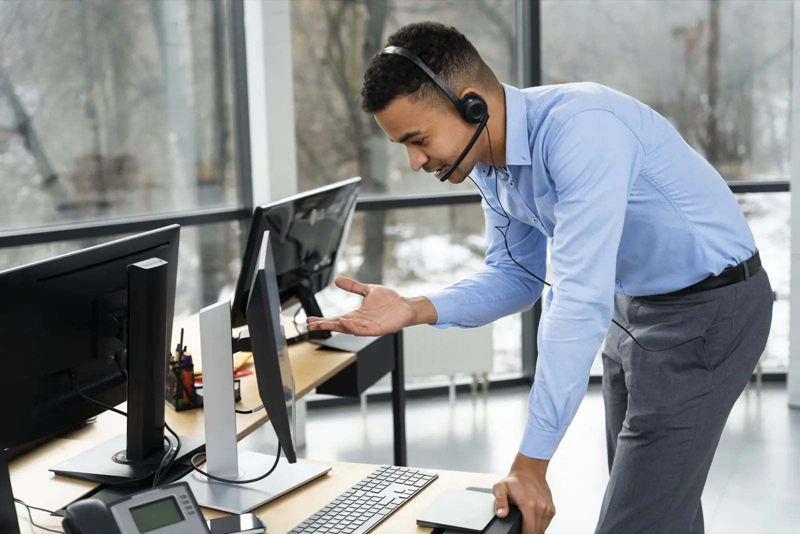 DacoreIT support engineer at work